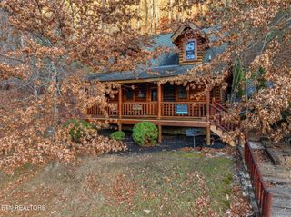 3221 Smoky Ridge Way, Sevierville, TN 37862