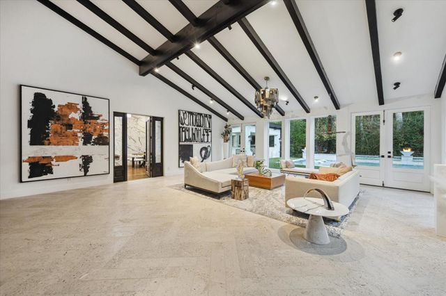 8 E Rivercrest Drive, Houston, TX 77042