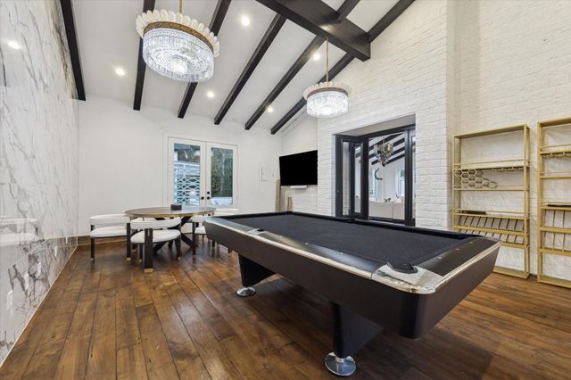 8 E Rivercrest Drive, Houston, TX 77042