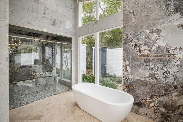 8 E Rivercrest Drive, Houston, TX 77042