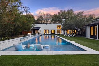 8 E Rivercrest Drive, Houston, TX 77042