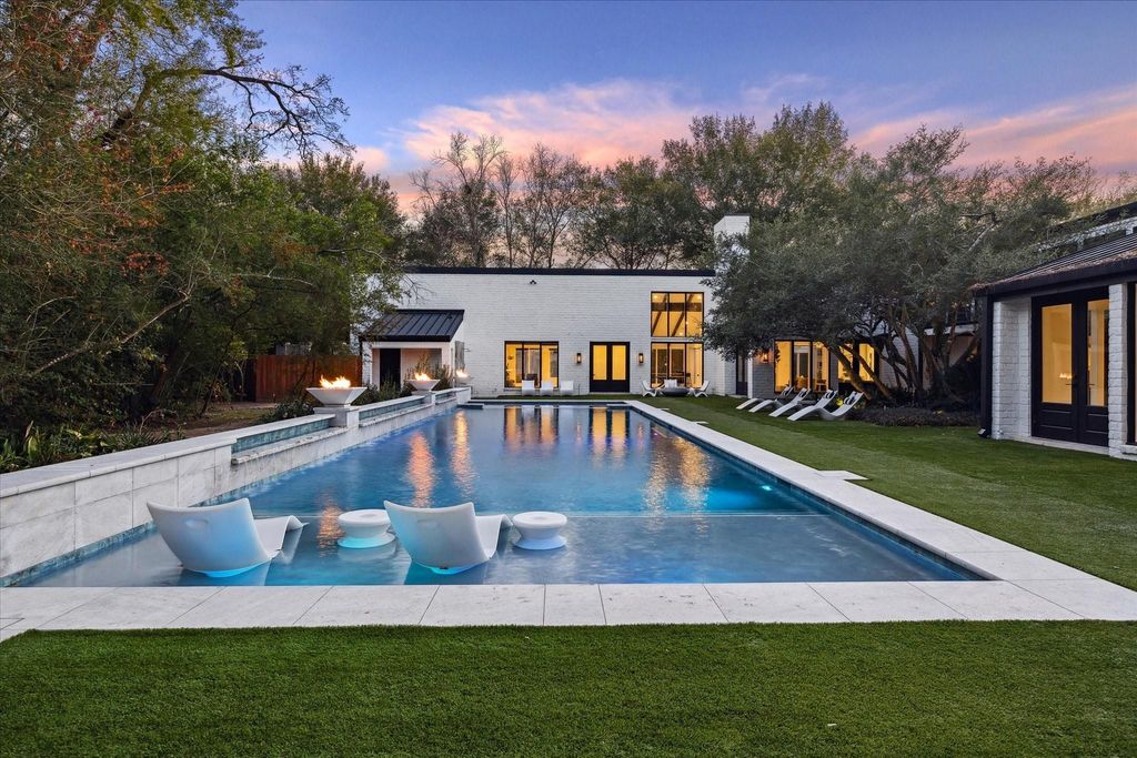 8 E Rivercrest Drive, Houston, TX 77042