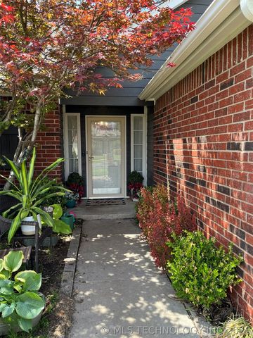 9922 N 120th Avenue E, Owasso, OK 74055