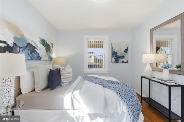 4029 GAULT PL NE, Washington, DC 20019