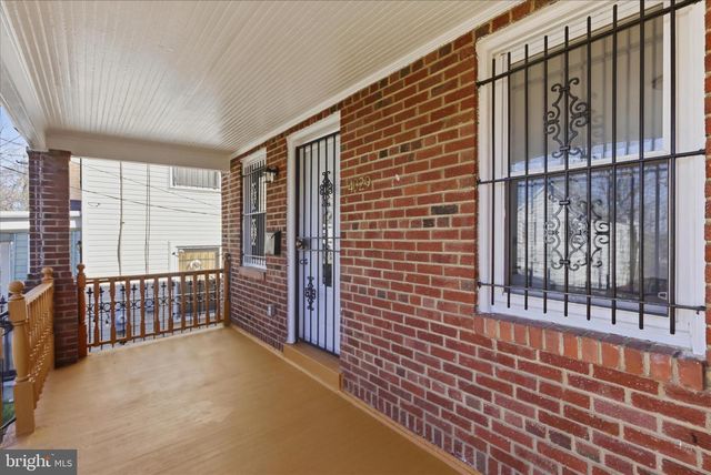 4029 GAULT PL NE, Washington, DC 20019