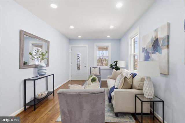 4029 GAULT PL NE, Washington, DC 20019