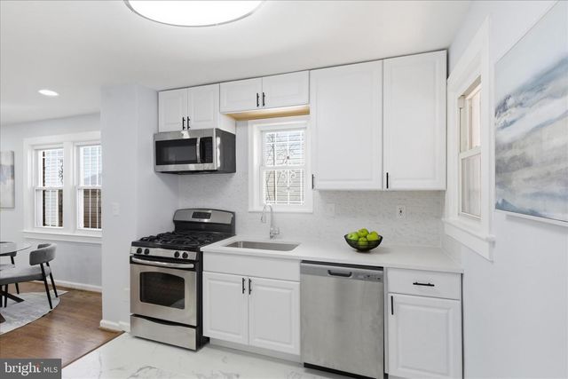 4029 GAULT PL NE, Washington, DC 20019