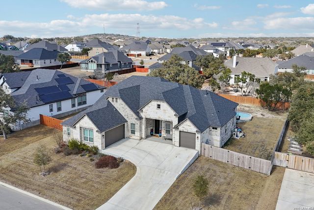 156 Moon, Castroville, TX 78009