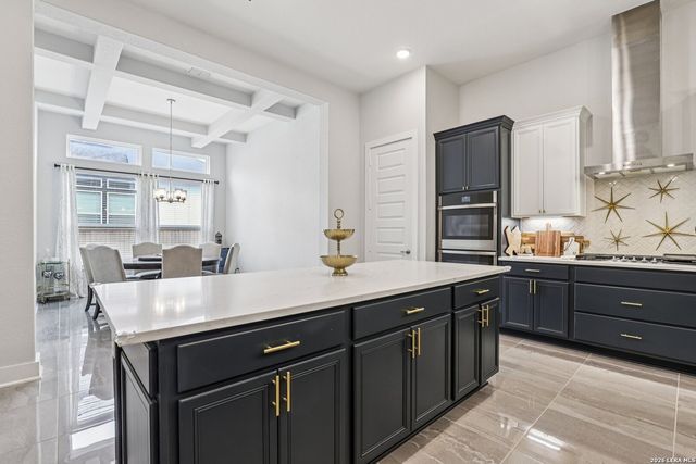 156 Moon, Castroville, TX 78009