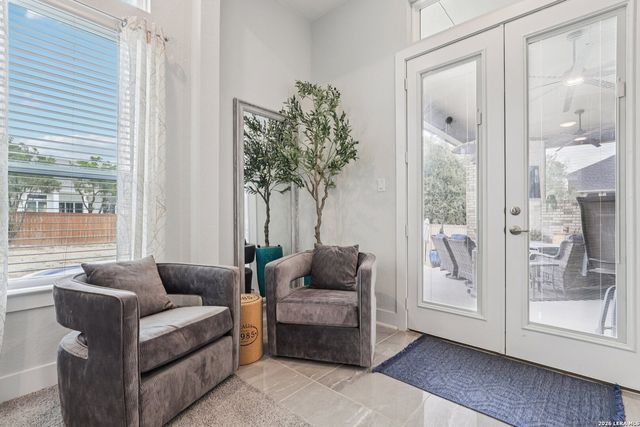 156 Moon, Castroville, TX 78009