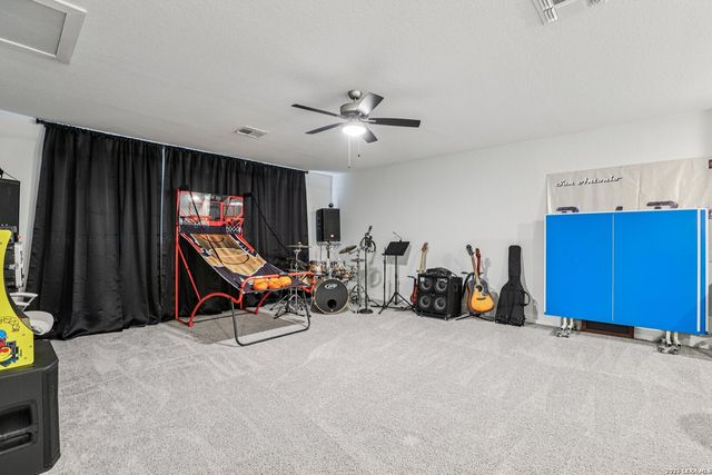 156 Moon, Castroville, TX 78009