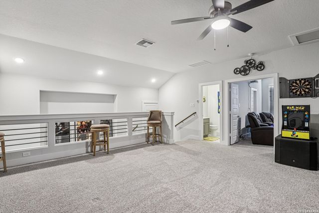 156 Moon, Castroville, TX 78009