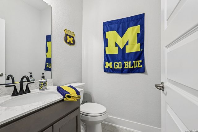 156 Moon, Castroville, TX 78009