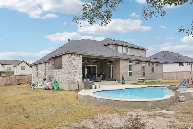156 Moon, Castroville, TX 78009
