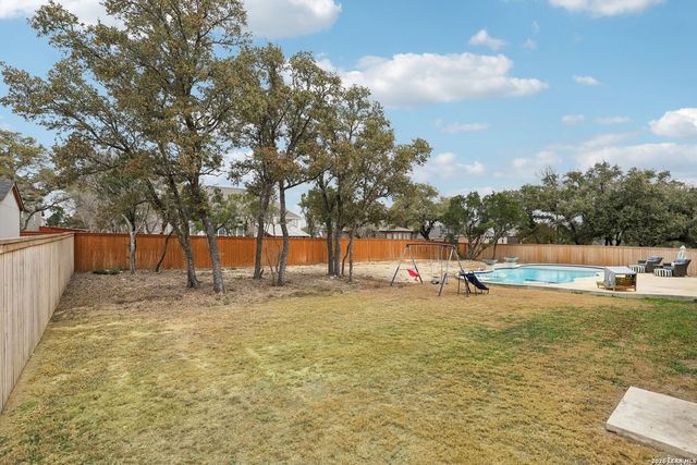 156 Moon, Castroville, TX 78009