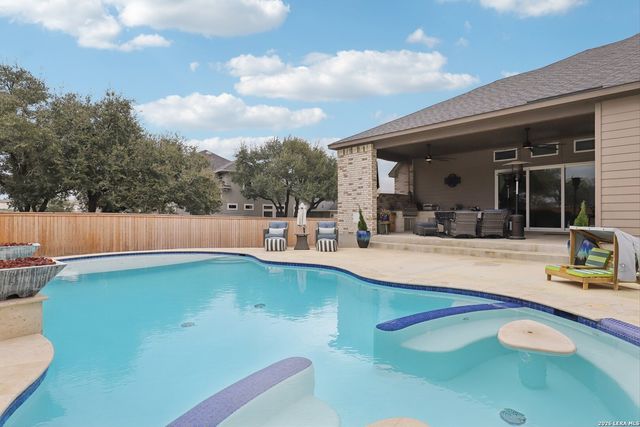 156 Moon, Castroville, TX 78009