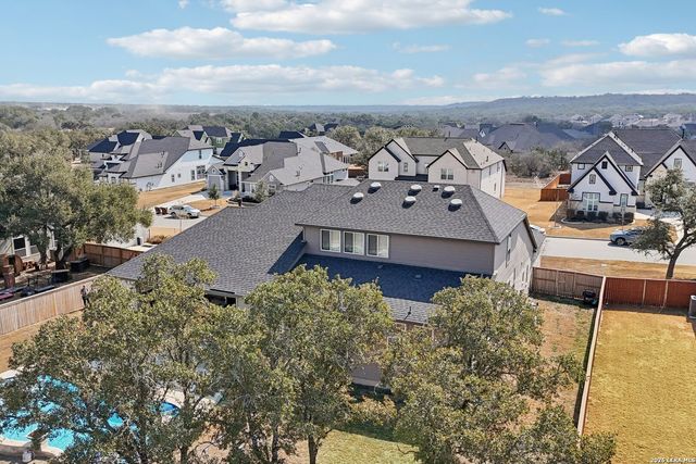 156 Moon, Castroville, TX 78009