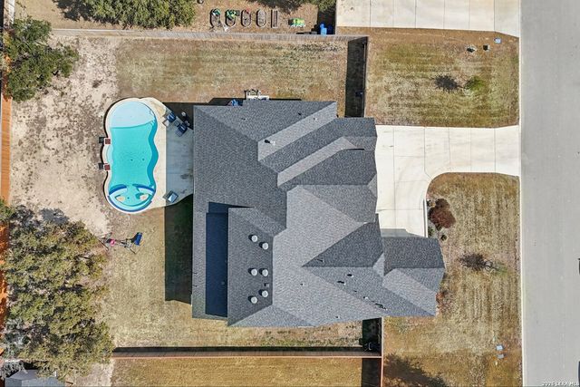 156 Moon, Castroville, TX 78009