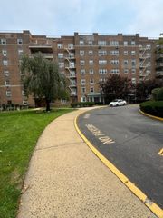 151-15 84th Street 5N, Howard Beach, NY 11414