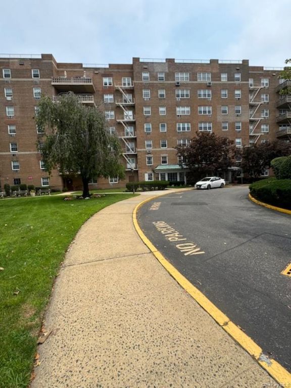 151-15 84th Street 5N, Howard Beach, NY 11414