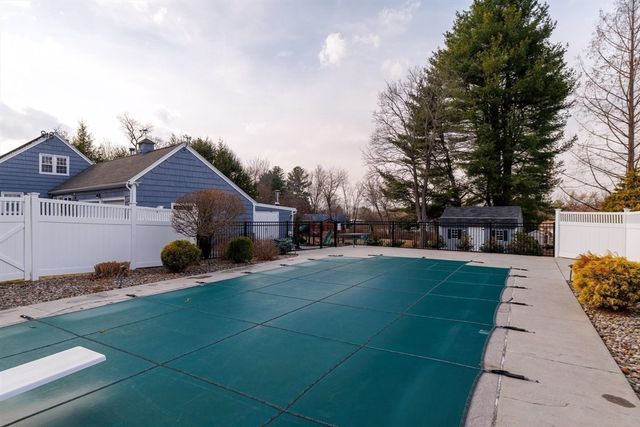 553 Elm St, Marlborough, MA 01752