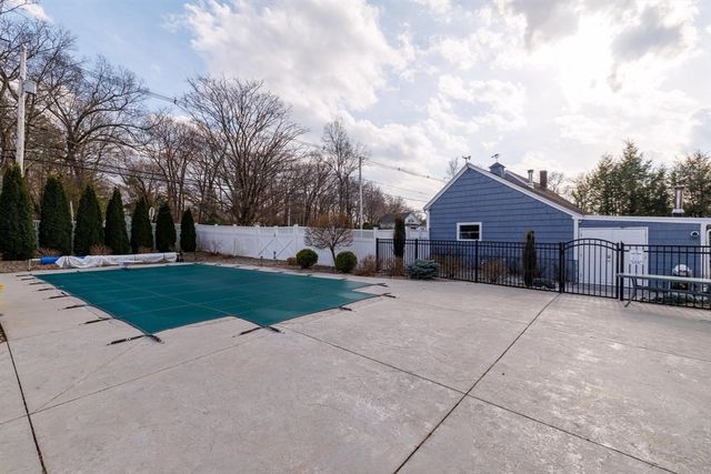 553 Elm St, Marlborough, MA 01752