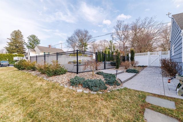 553 Elm St, Marlborough, MA 01752