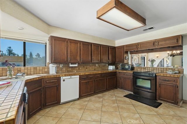 35820 Pauba Road, Temecula, CA 92592