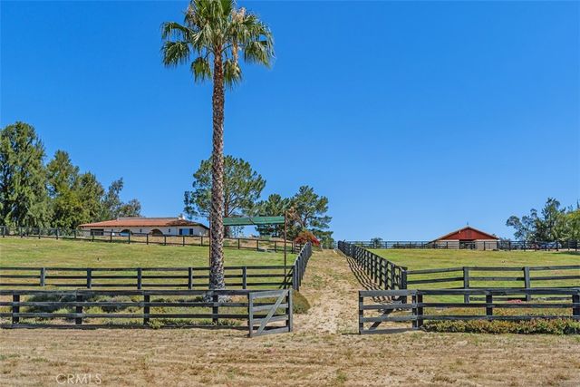 35820 Pauba Road, Temecula, CA 92592