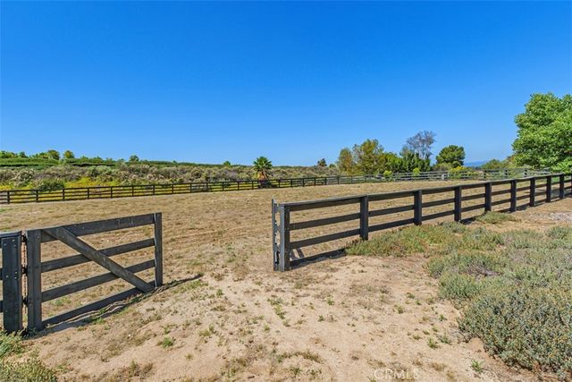 35820 Pauba Road, Temecula, CA 92592