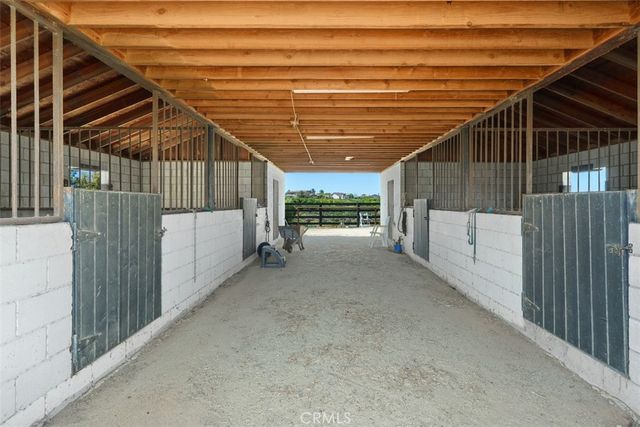 35820 Pauba Road, Temecula, CA 92592