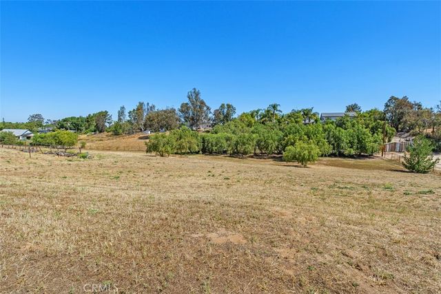 35820 Pauba Road, Temecula, CA 92592