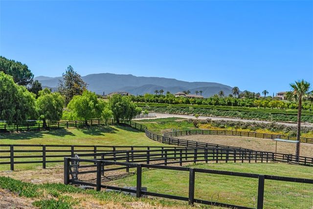 35820 Pauba Road, Temecula, CA 92592