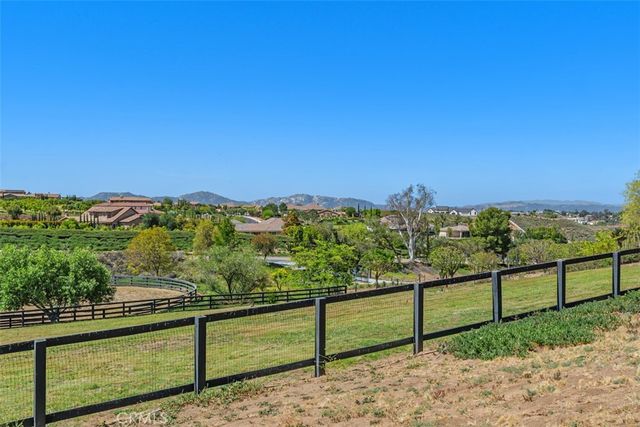 35820 Pauba Road, Temecula, CA 92592