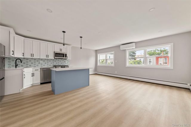40 Autumn Avenue, Brooklyn, NY 11208