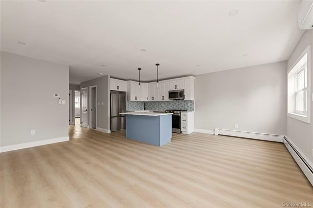 40 Autumn Avenue, Brooklyn, NY 11208