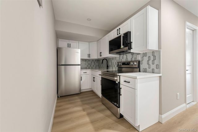 40 Autumn Avenue, Brooklyn, NY 11208