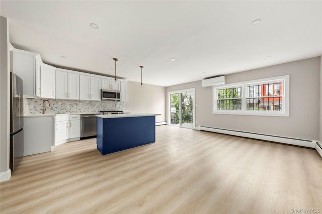 40 Autumn Avenue, Brooklyn, NY 11208