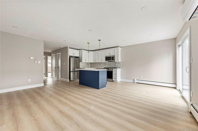 40 Autumn Avenue, Brooklyn, NY 11208