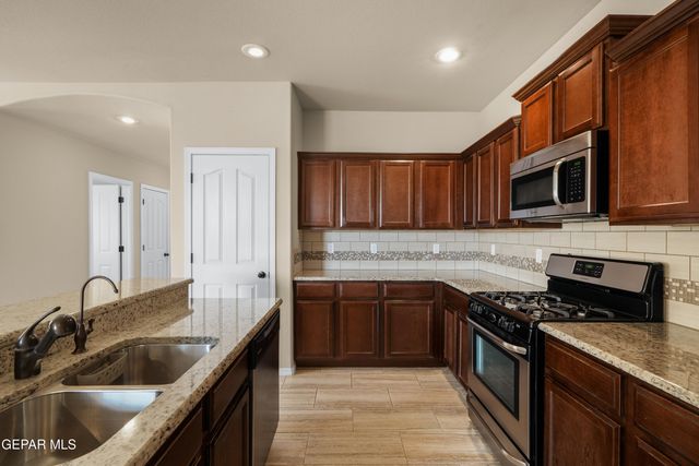 7524 EAGLE VISTA Drive, El Paso, TX 79911