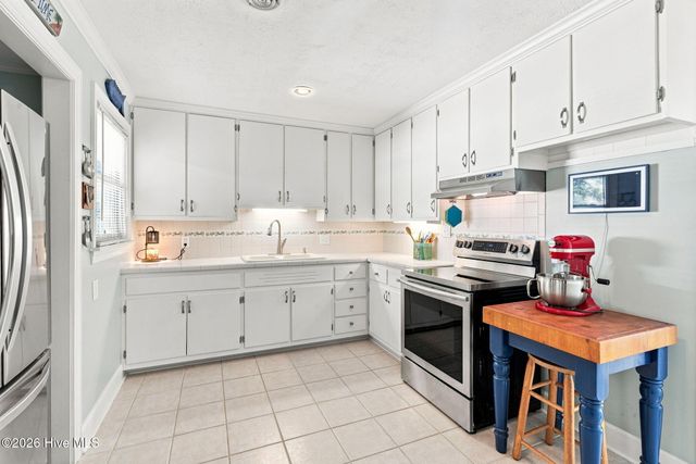 315 NE 40th Street, Oak Island, NC 28465