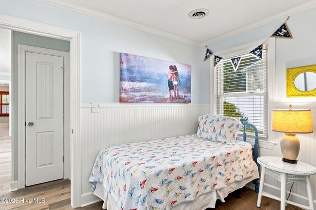 315 NE 40th Street, Oak Island, NC 28465