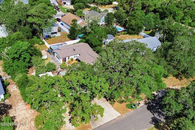 315 NE 40th Street, Oak Island, NC 28465