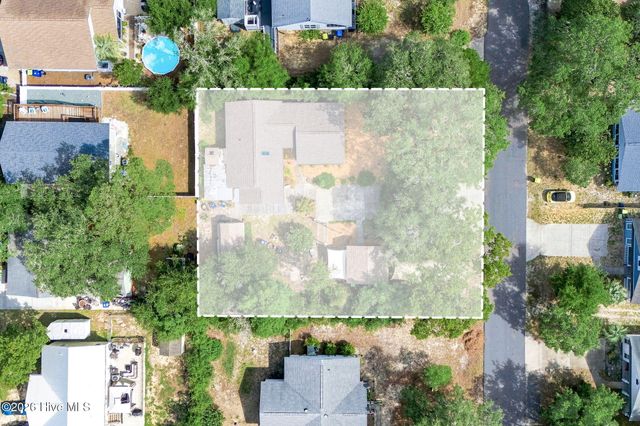 315 NE 40th Street, Oak Island, NC 28465