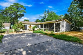 315 NE 40th Street, Oak Island, NC 28465