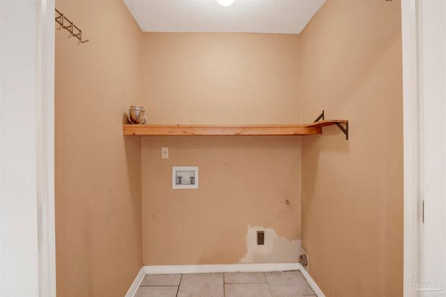 1024 Oak View Dr, Pensacola, FL 32506