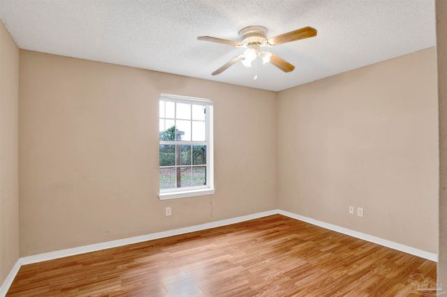 1024 Oak View Dr, Pensacola, FL 32506