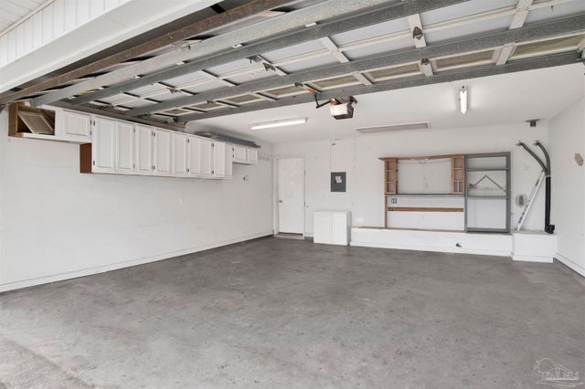 1024 Oak View Dr, Pensacola, FL 32506