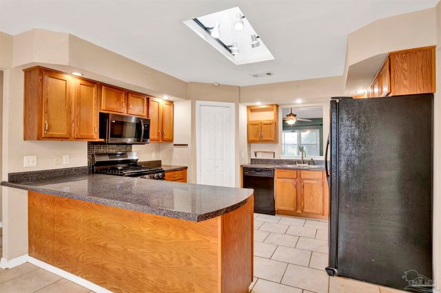 1024 Oak View Dr, Pensacola, FL 32506