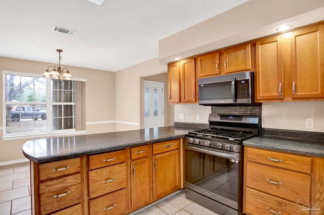 1024 Oak View Dr, Pensacola, FL 32506